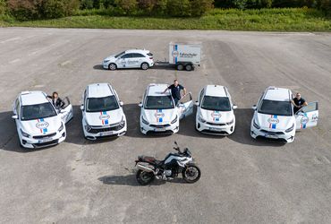 Fahrschulflotte der 089 Fahrschule von oben